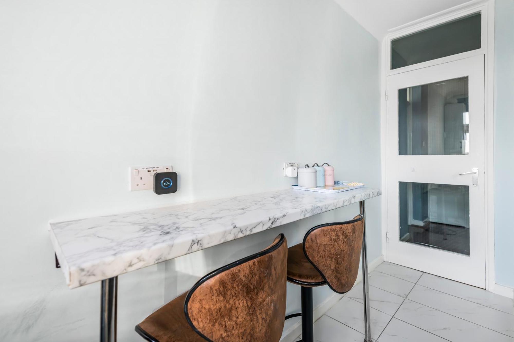 Stunning Massive Bedroom +Direct Thames River View London Ngoại thất bức ảnh