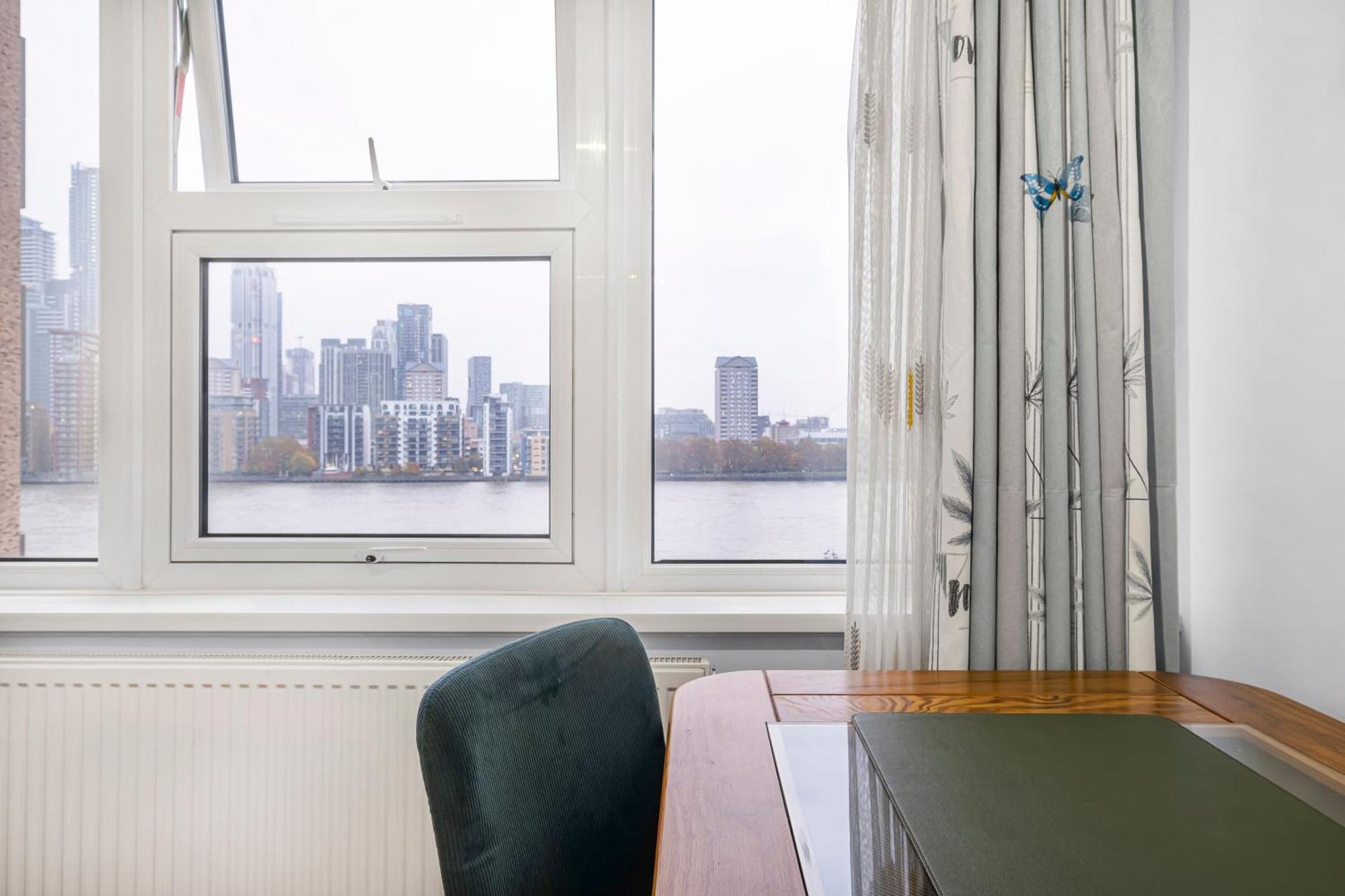 Stunning Massive Bedroom +Direct Thames River View London Ngoại thất bức ảnh