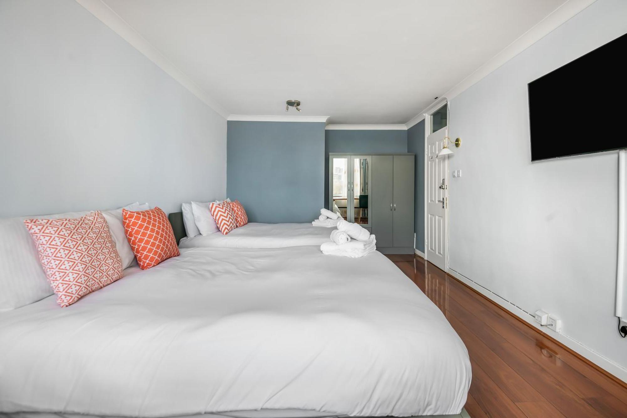 Stunning Massive Bedroom +Direct Thames River View London Ngoại thất bức ảnh
